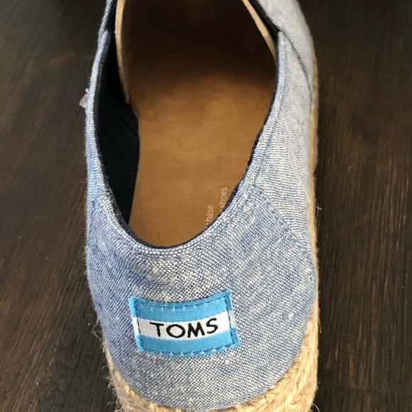 Open Toe Blue Slub Chambray - Picture 4 of 5